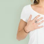 لیفت سینه همزمان با پروتز